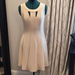 Enfocus Studio cream stretch dress size 6
